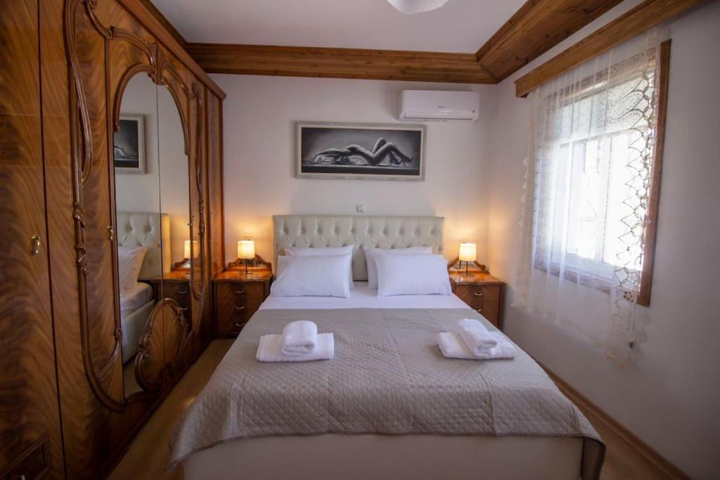 Emblematic House 3 Apartment Gjirokaster
